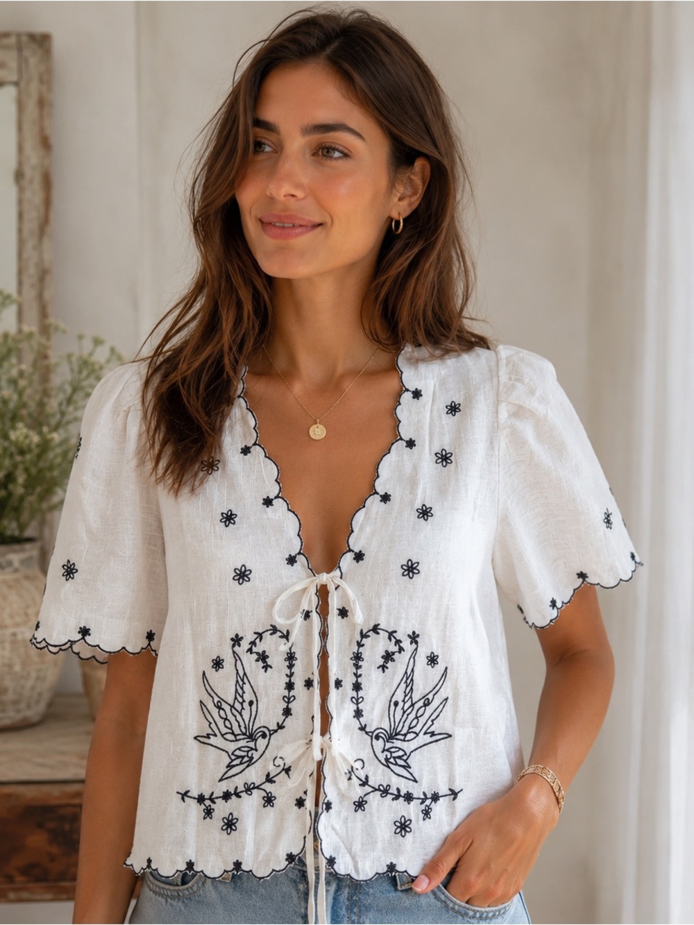 397.NWT  Embroidered Birds  Tie-Front Blouse with Black Floral Linen bland